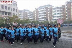宜黄三中举办现场跑操比赛