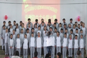 宜黄三中隆重举办庆元旦革命歌曲大合唱活动